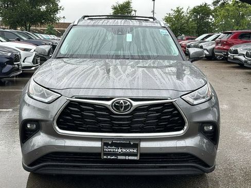New 2026 Toyota Highlander Limited AWD/4WD image 2
