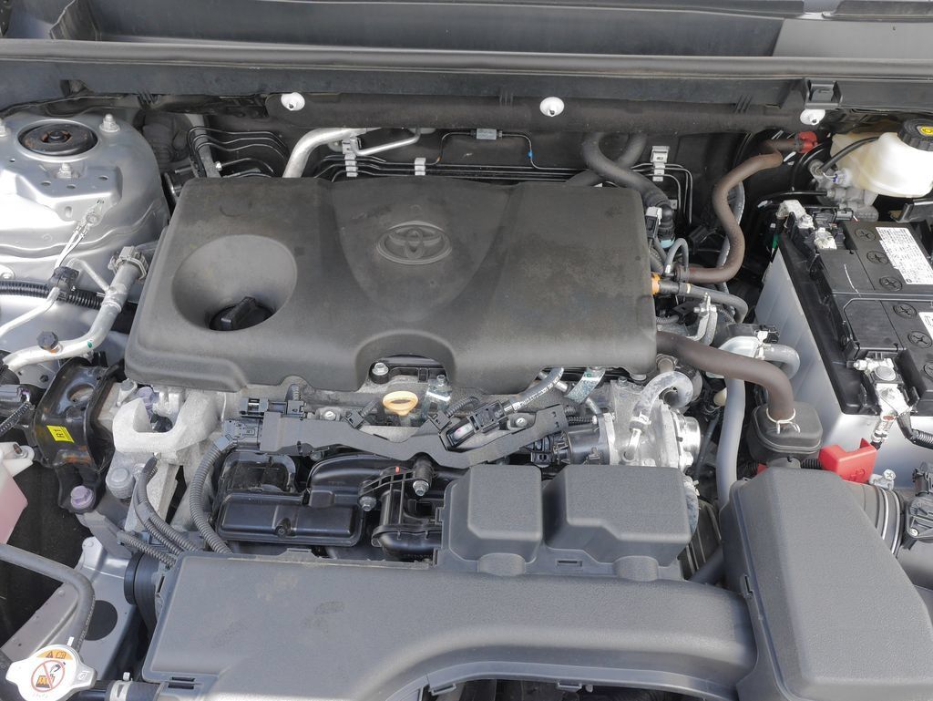 Used 2025 Toyota RAV4 LE AWD/4WD image 32