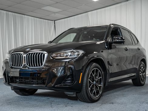 Used 2024 BMW X3 xDrive30i w/ Premium Package AWD/4WD image 3