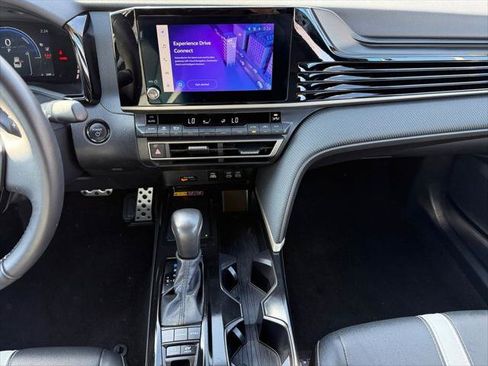 Certified 2025 Toyota Camry SE FWD image 11