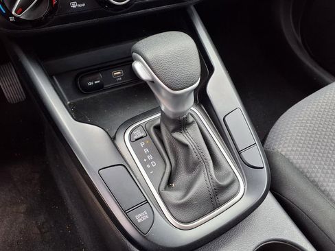 Used 2025 Kia Soul LX FWD image 10