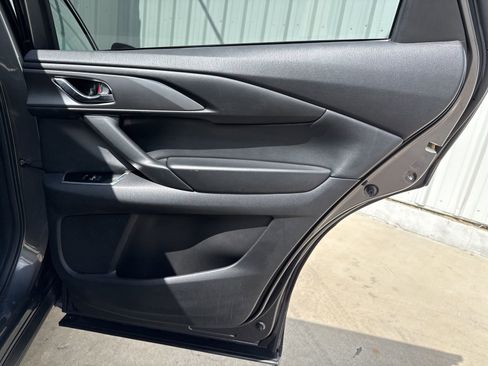 Used 2023 MAZDA CX-9 Touring image 16
