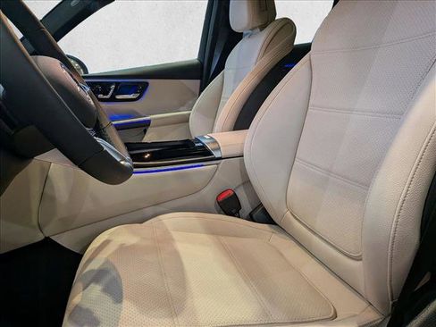 New 2026 Mercedes-Benz GLC 300 image 4