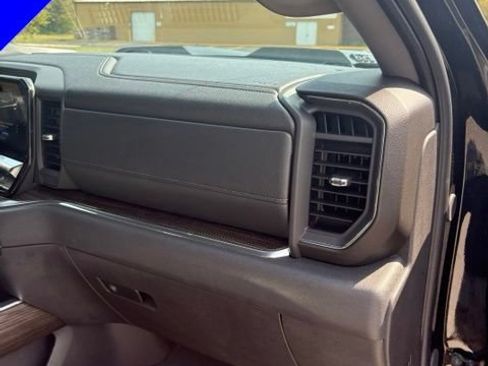Used 2025 Chevrolet Silverado 1500 LT Trail Boss w/ Convenience Package II AWD/4WD image 32