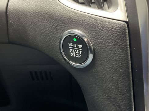 Certified 2024 Ford Edge SE w/ Cargo Accessory Package image 19