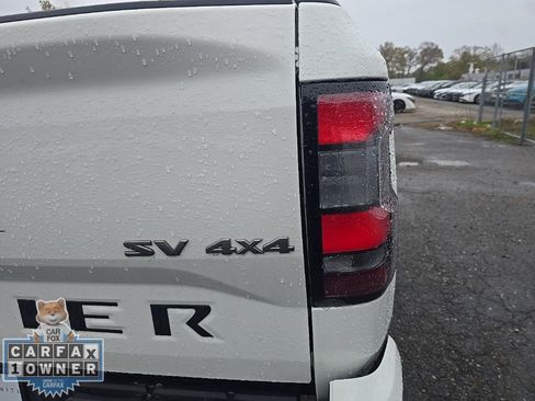 Used 2022 Nissan Frontier SV w/ SV Premium Package AWD/4WD image 11