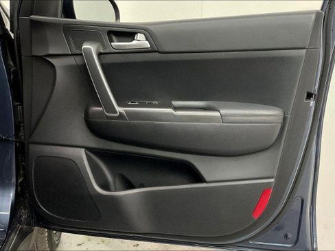 Used 2020 Kia Sportage LX image 23