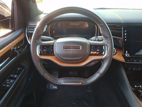 Used 2024 Jeep Grand Wagoneer L Series III AWD/4WD image 19