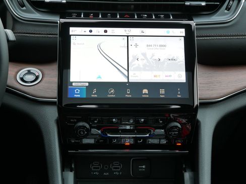 New 2025 Jeep Grand Cherokee Summit w/ Obsidian Package image 9