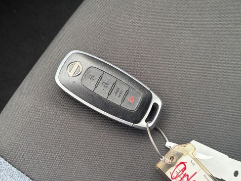 Used 2025 Nissan Versa SV FWD image 22