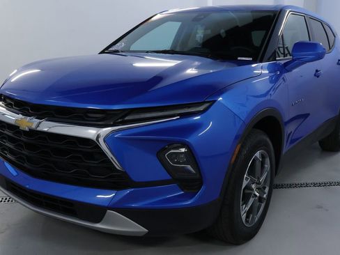 Used 2024 Chevrolet Blazer LT image 3