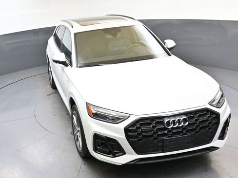Certified 2025 Audi Q5 2.0T Premium w/ Convenience Plus Package image 54