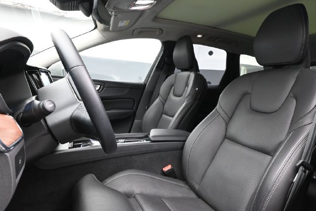 Used 2023 Volvo XC60 B6 Ultimate w/ Climate Package AWD/4WD image 10