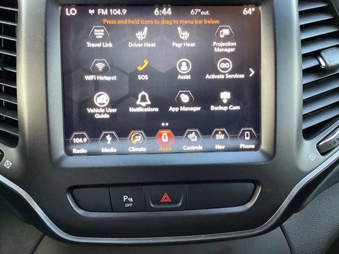 Used 2019 Jeep Cherokee Trailhawk w/ Cold Weather Group AWD/4WD image 14