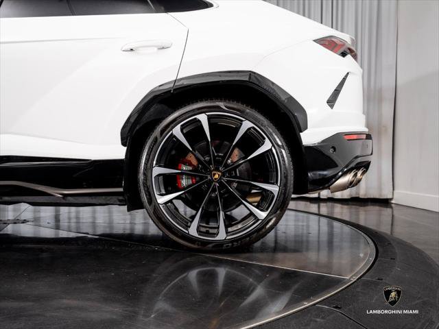 Used 2022 Lamborghini Urus AWD/4WD image 8