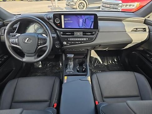 Used 2025 Lexus ES 300h w/ Premium Package image 16