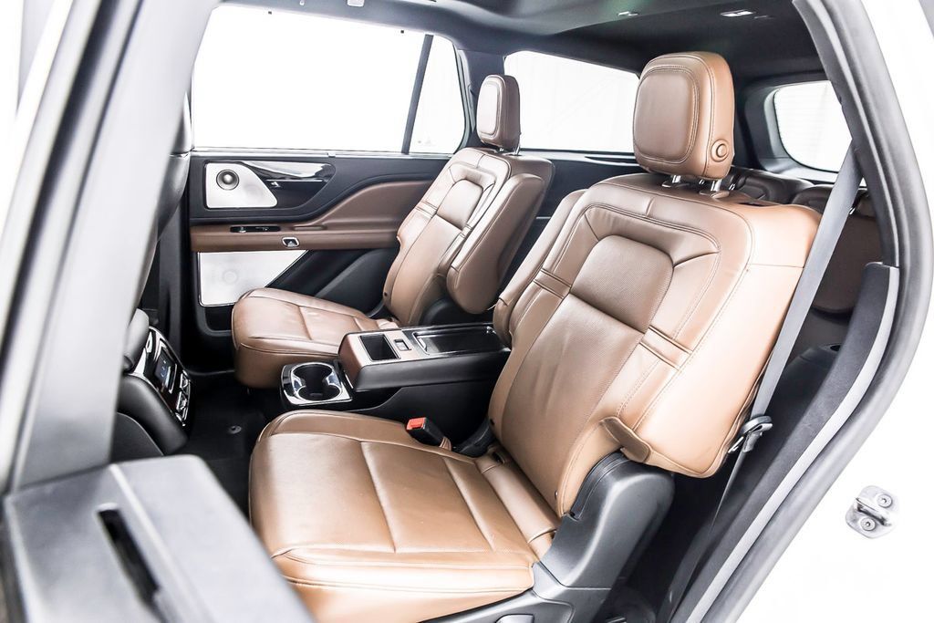 Used 2020 Lincoln Aviator Reserve w/ Equipment Group 202A AWD/4WD image 32