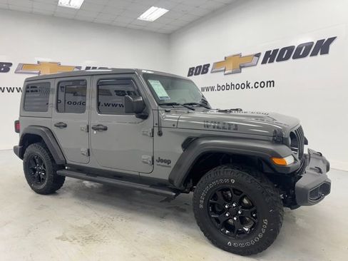 Used 2021 Jeep Wrangler Unlimited Sport AWD/4WD image 3