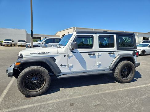Used 2022 Jeep Wrangler Unlimited Sport AWD/4WD image 8