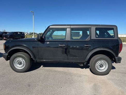 New 2025 Ford Bronco 4-Door image 5