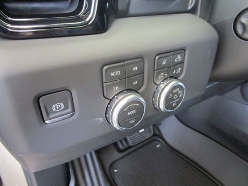 New 2026 GMC Sierra 1500 AT4 w/ AT4 Premium Package AWD/4WD image 37