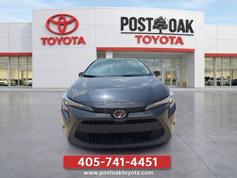 Used 2024 Toyota RAV4 XLE w/ Convenience Package FWD image 5