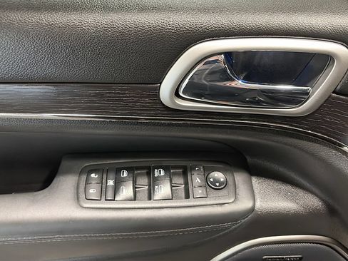 Used 2018 Jeep Grand Cherokee High Altitude AWD/4WD image 16