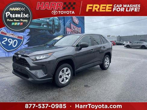 Used 2022 Toyota RAV4 LE AWD/4WD image 1
