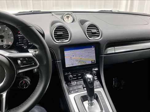 Used 2024 Porsche 718 Cayman image 17