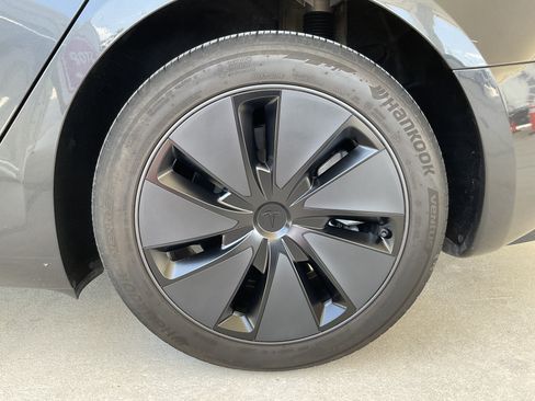 Used 2025 Tesla Model 3 Long Range RWD image 7