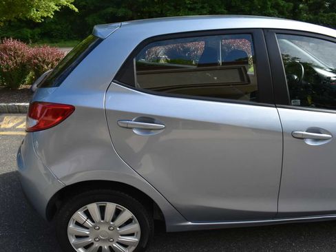 Used 2013 MAZDA MAZDA2 Sport FWD image 61