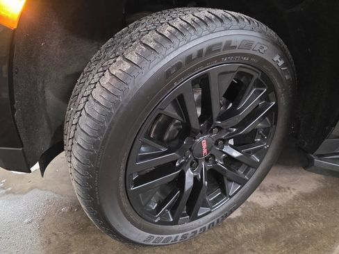 Used 2021 GMC Yukon SLT w/ SLT Premium Package image 34