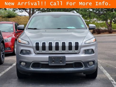 Used 2016 Jeep Cherokee Limited AWD/4WD image 3