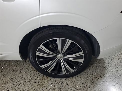 Used 2023 Volvo XC60 B5 Plus w/ Protection Package Premier image 9