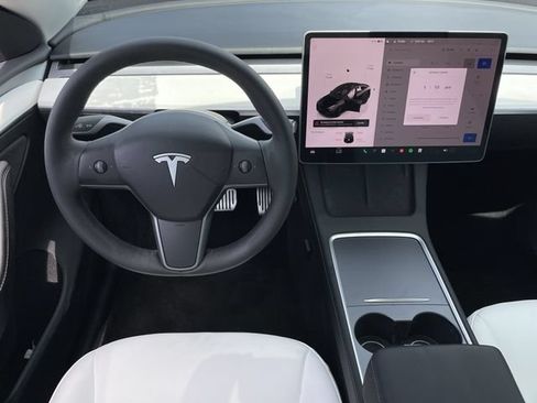 Used 2023 Tesla Model Y Long Range AWD/4WD image 11
