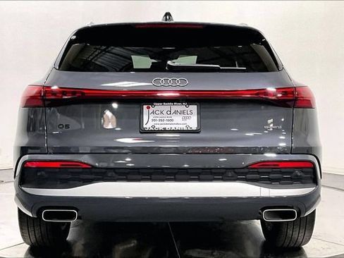 Used 2025 Audi Q5 Premium w/ Convenience Package AWD/4WD image 3