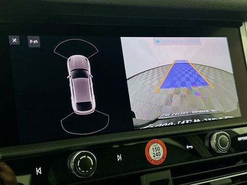 New 2026 Porsche Macan Base image 17