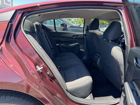 Used 2024 Nissan Altima 2.5 SV AWD/4WD image 12
