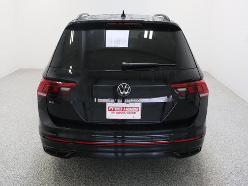 Used 2024 Volkswagen Tiguan SE R-Line FWD image 8
