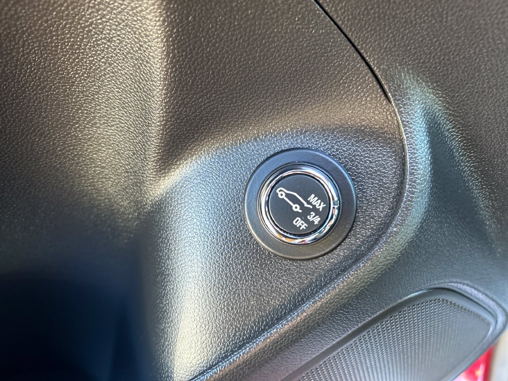Used 2023 Buick Encore GX Select w/ Sport Touring Package FWD image 18