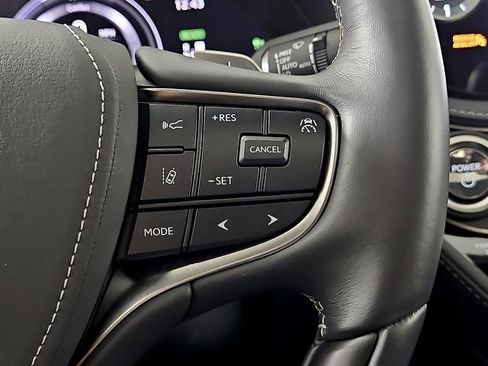 Used 2023 Lexus LS 500h AWD w/ Luxury Package image 25