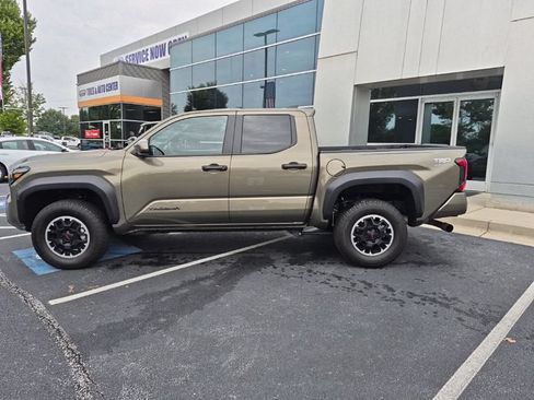 Used 2026 Toyota Tacoma TRD Off-Road AWD/4WD image 8