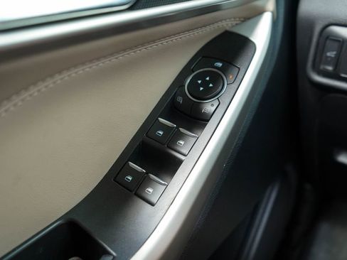 Used 2020 Ford Explorer XLT w/ Equipment Group 202A image 26