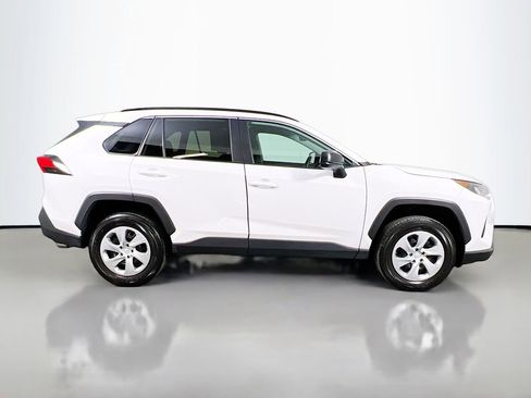 Used 2021 Toyota RAV4 LE image 8