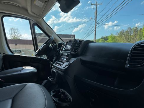 Used 2025 RAM ProMaster 2500 w/ Convenience Group FWD image 6