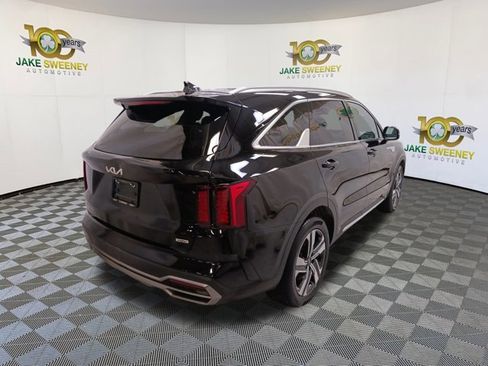 Certified 2023 Kia Sorento EX image 10