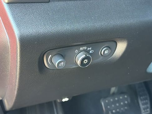 Used 2019 Chevrolet Traverse RS FWD image 29
