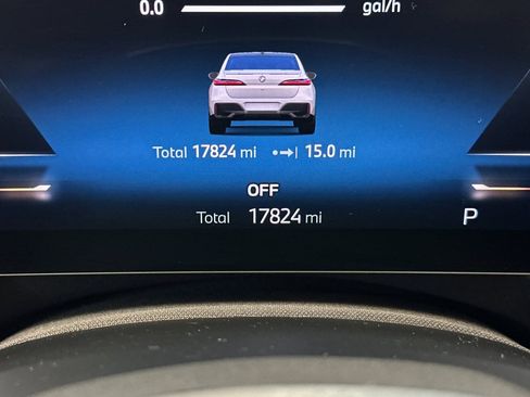 Certified 2024 BMW 740i w/ Premium Package 2 image 19