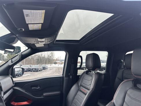 Used 2025 Nissan Frontier PRO-4X w/ Pro Premium Package image 12