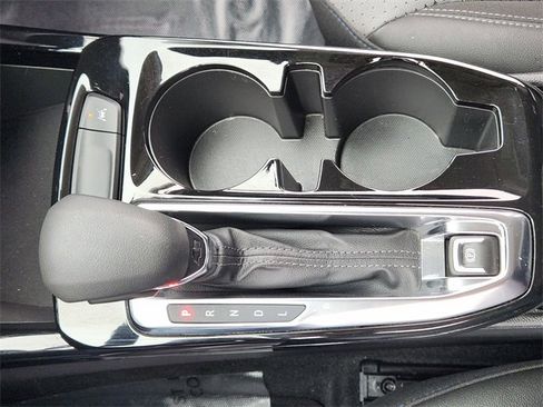 Certified 2024 Chevrolet Trax LT w/ Driver Confidence Package image 20